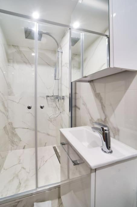 Superbe Maisonnette Neuve Au Coeur De Paris Bagian luar foto